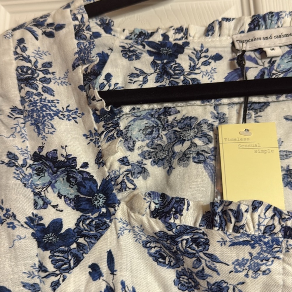 cupcakes & cashmere Blue Floral Blouse - Picture 4 of 11